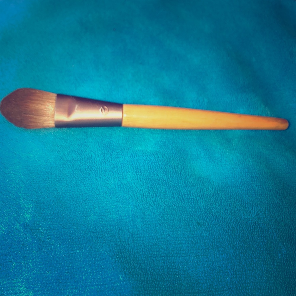 Foundation makeup brush